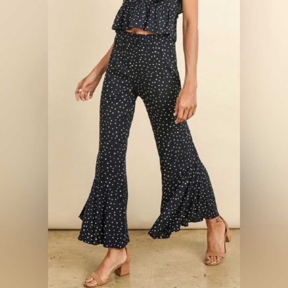 Ruffle bottom pants M